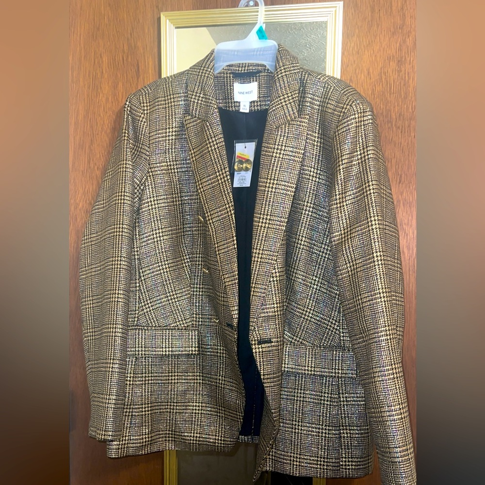 Blazer - Picture 2 of 3